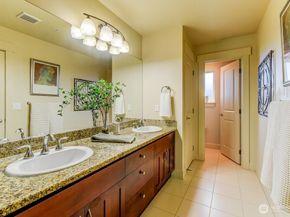 2115 201st Place SE F4, Bothell WA 98012