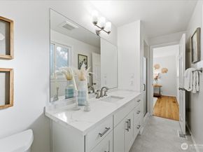 6177 92nd Avenue SE, Mercer Island WA 98040