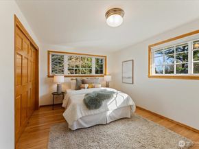 6177 92nd Avenue SE, Mercer Island WA 98040