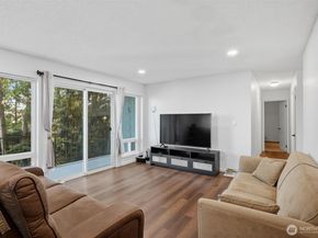 10457 DES MOINES MEMORIAL Drive S 307, Seattle WA 98168