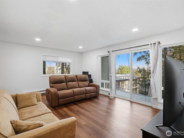 10457 DES MOINES MEMORIAL Drive S 307, Seattle WA 98168