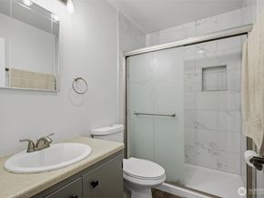 10457 DES MOINES MEMORIAL Drive S 307, Seattle WA 98168