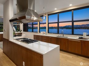 3840 E Mercer Way, Mercer Island WA 98040