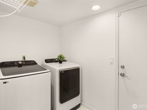 24325 SE 40th Place, Sammamish WA 98029