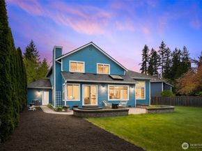 24325 SE 40th Place, Sammamish WA 98029