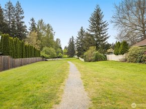 24325 SE 40th Place, Sammamish WA 98029