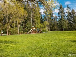 24325 SE 40th Place, Sammamish WA 98029