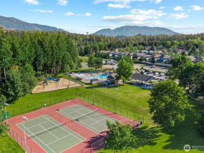 24325 SE 40th Place, Sammamish WA 98029