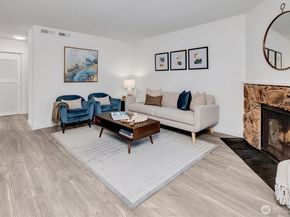 14132 74th Place NE 16D, Kirkland WA 98034