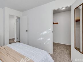 14132 74th Place NE 16D, Kirkland WA 98034