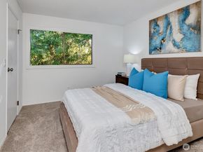 14132 74th Place NE 16D, Kirkland WA 98034