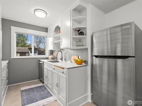 1115 Elizabeth Avenue, Bremerton WA 98337