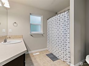 110 204th Place SW, Lynnwood WA 98036