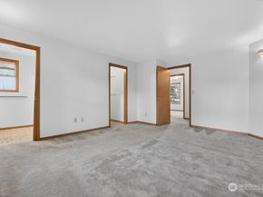 21622 120th Avenue SE, Kent WA 98031