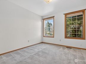 21622 120th Avenue SE, Kent WA 98031