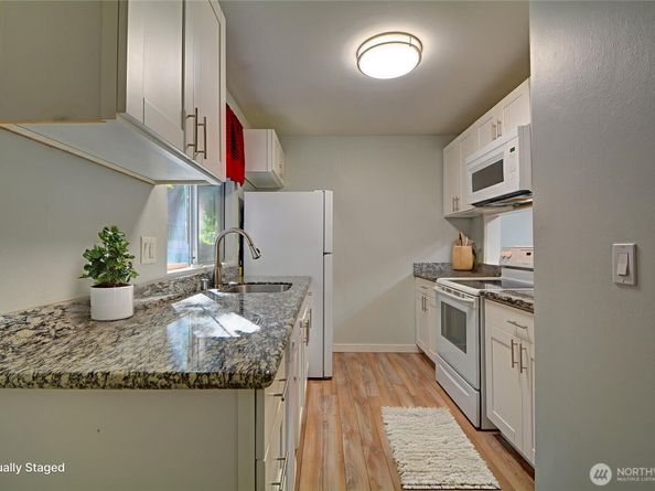 4807 180th Street SW E105, Lynnwood WA 98037