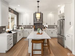 720 20th Avenue W, Kirkland WA 98033