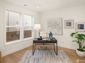 720 20th Avenue W, Kirkland WA 98033