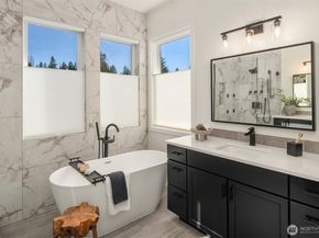 720 20th Avenue W, Kirkland WA 98033