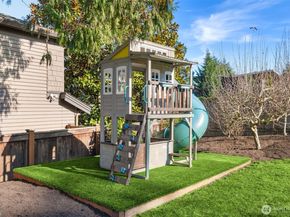 720 20th Avenue W, Kirkland WA 98033