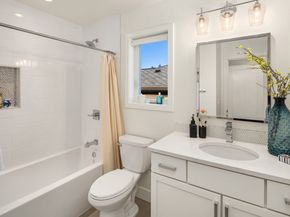 720 20th Avenue W, Kirkland WA 98033