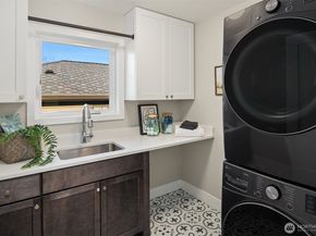 720 20th Avenue W, Kirkland WA 98033