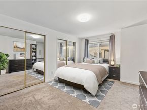 13706 26th Place W B18, Lynnwood WA 98087