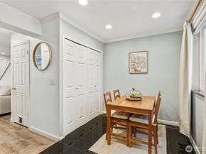 13706 26th Place W B18, Lynnwood WA 98087