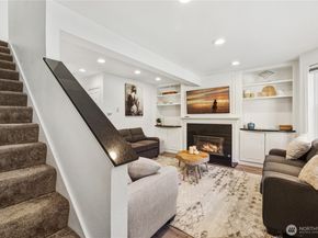 13706 26th Place W B18, Lynnwood WA 98087