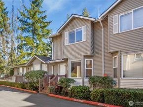 13706 26th Place W B18, Lynnwood WA 98087
