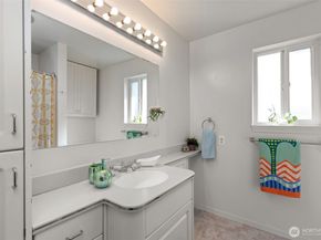 1721 McDougall Avenue, Everett WA 98201