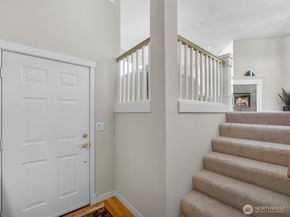 15509 132nd Place NE 3E, Woodinville WA 98072