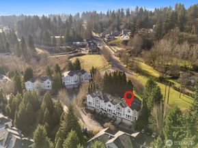 15509 132nd Place NE 3E, Woodinville WA 98072