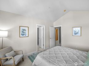 15509 132nd Place NE 3E, Woodinville WA 98072