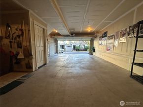 15509 132nd Place NE 3E, Woodinville WA 98072