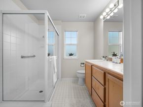 15509 132nd Place NE 3E, Woodinville WA 98072