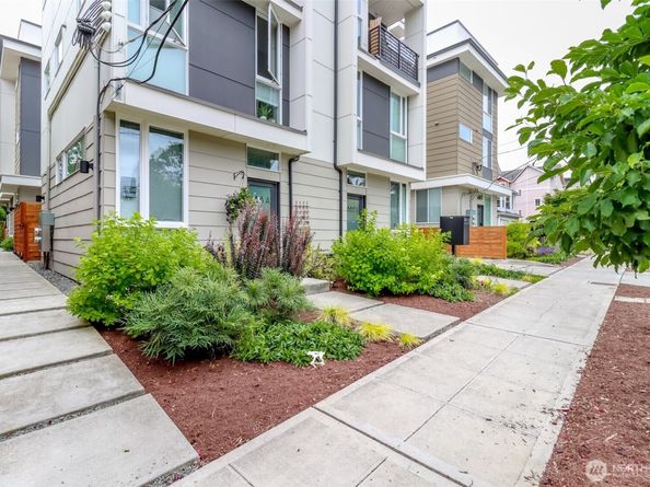 8811 Interlake Avenue N A, Seattle WA 98103