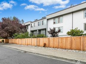 13717 Linden Avenue N 313, Seattle WA 98133
