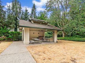 13717 Linden Avenue N 313, Seattle WA 98133