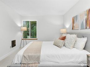 13717 Linden Avenue N 313, Seattle WA 98133