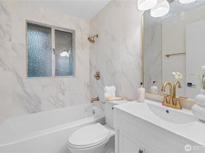 25618 29th Avenue S, Kent WA 98032