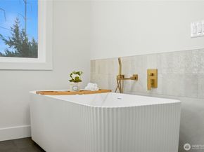 12832 84th Avenue S, Renton WA 98057