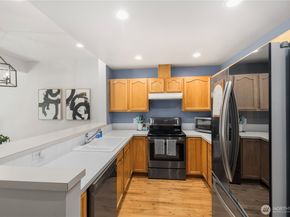 418 17th Street SE 5C, Auburn WA 98002