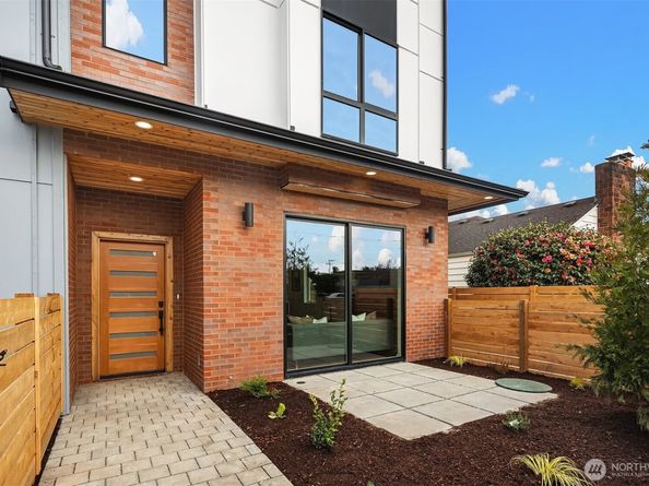 8018 24th Avenue NW, Seattle WA 98117