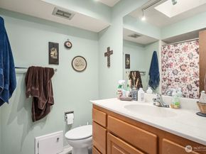 856 Stetson Ave, Kent WA 98031