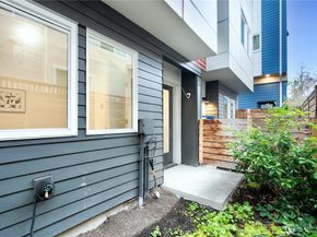 12526 15th Avenue NE B, Seattle WA 98125