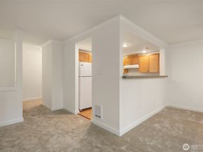 25025 SE Klahanie Boulevard B101, Issaquah WA 98029