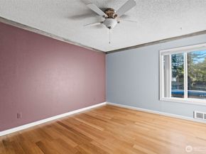 924 Shorewood Drive A11, Bremerton WA 98312