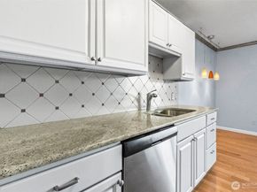 924 Shorewood Drive A11, Bremerton WA 98312