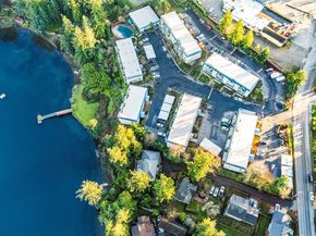 924 Shorewood Drive A11, Bremerton WA 98312